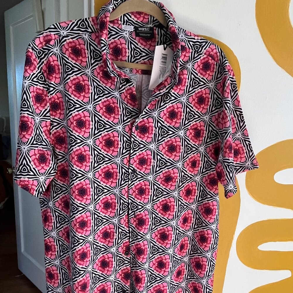 Men's Wesc Shortsleeve graphic button up